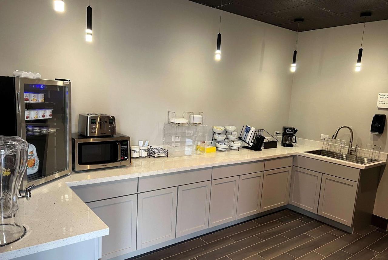 Ramada By Wyndham Studio Suites Dothan Exterior photo